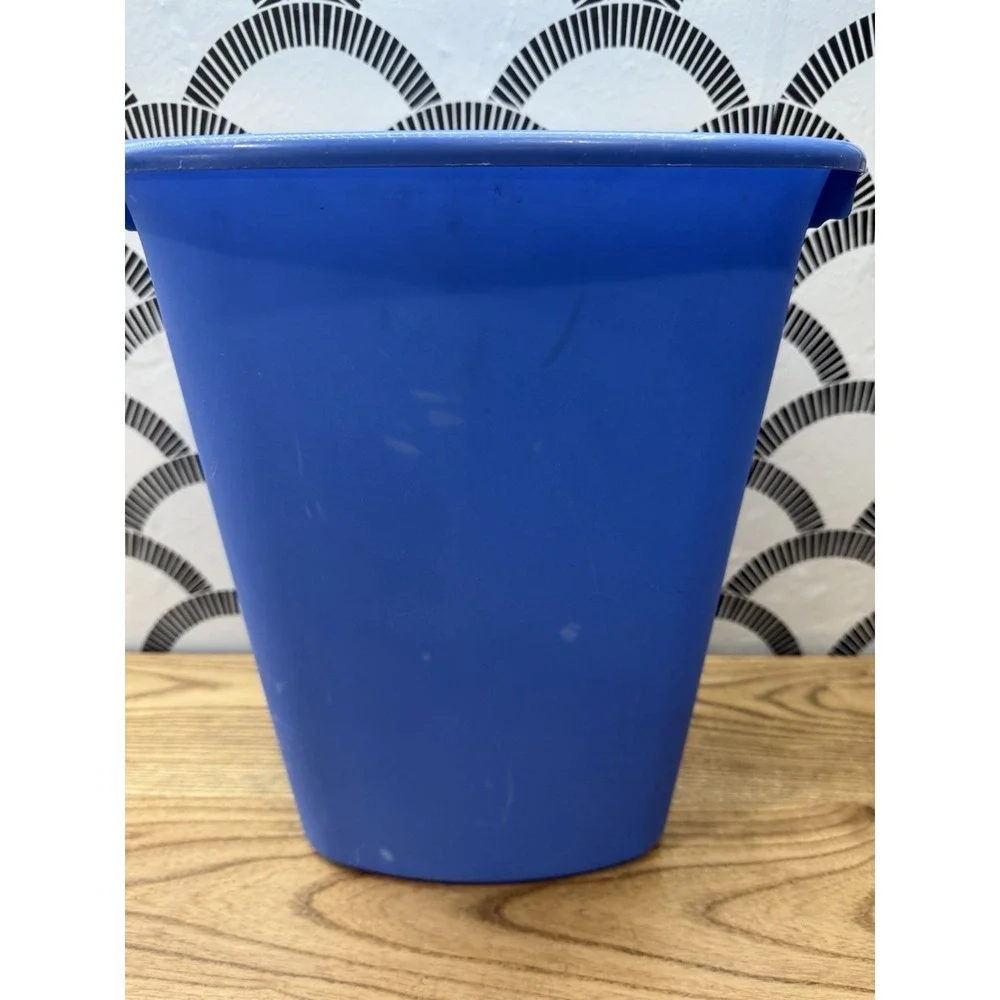 VTG 1998 Contour‎ Rubbermaid Vanity Waste Basket Trash can 2305 Blue 3 Gal